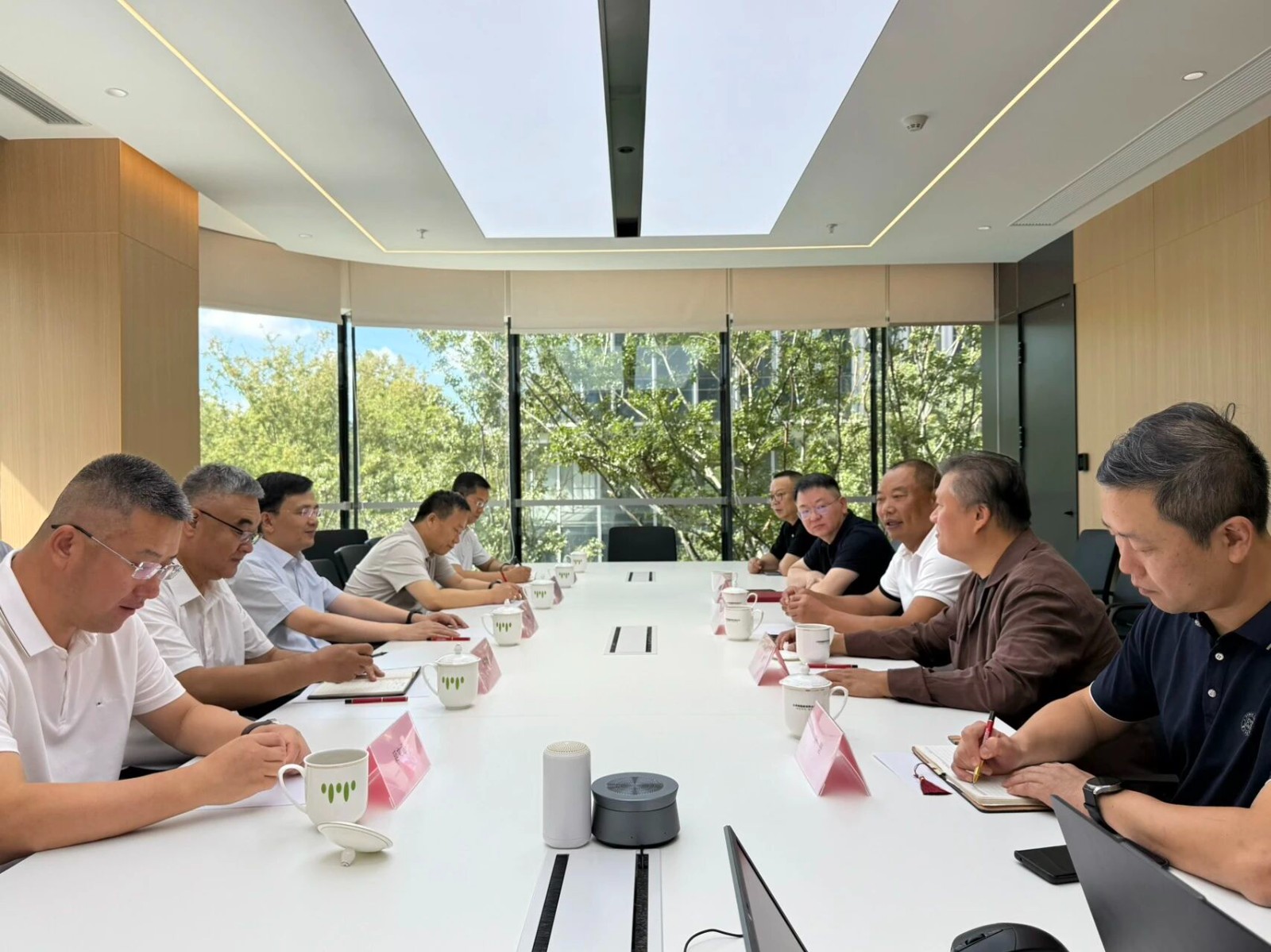 小草扬帆，启航乌海 | 小草绿能迎来乌海市代表团